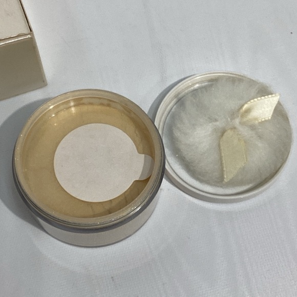 Mary Kay Shimmering GOLD FACE and Body Powder 1 oz New in Box - Picture 4 of 5